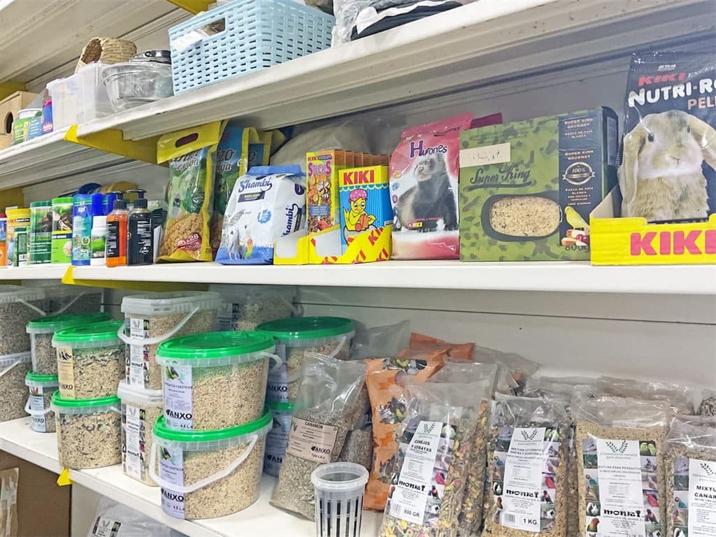 Productos de calidad en alimentación animal y equitación en Forrajes Salnés, Mosteiro
